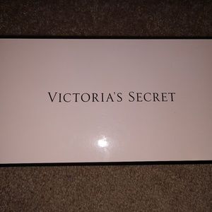 Brand New Victoria Secret Jewelry Travel Case